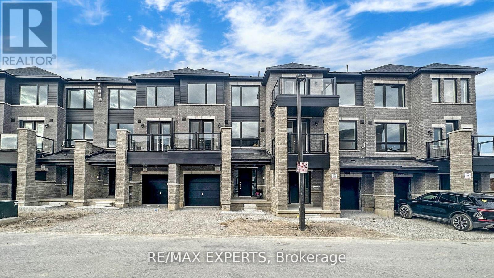 22 SPRY LANE, Barrie, Ontario