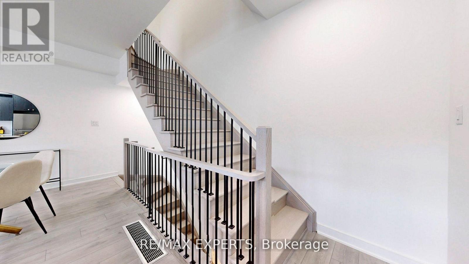 22 Spry Lane, Barrie, Ontario  L9J 0N6 - Photo 27 - S12308578