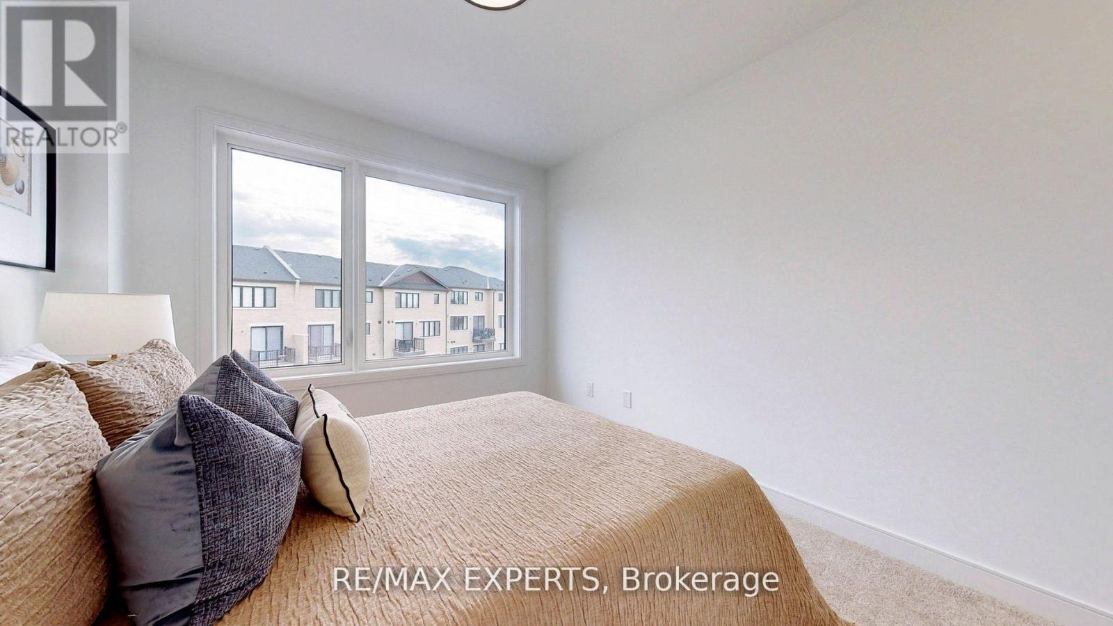 22 Spry Lane, Barrie, Ontario  L9J 0N6 - Photo 34 - S12308578
