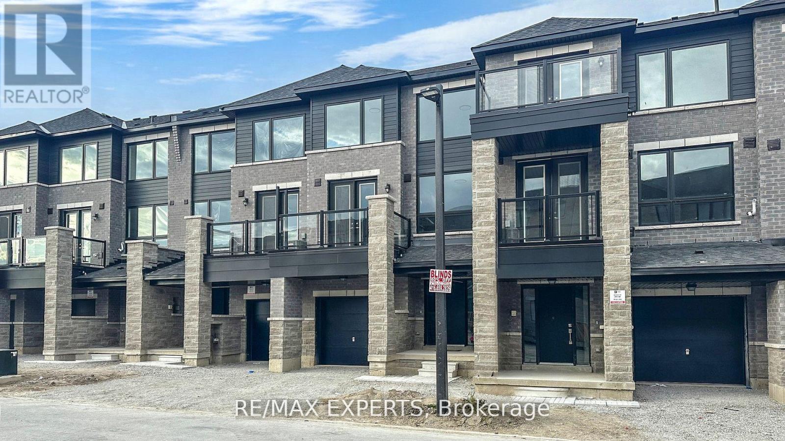 22 Spry Lane, Barrie, Ontario  L9J 0N6 - Photo 6 - S12308578