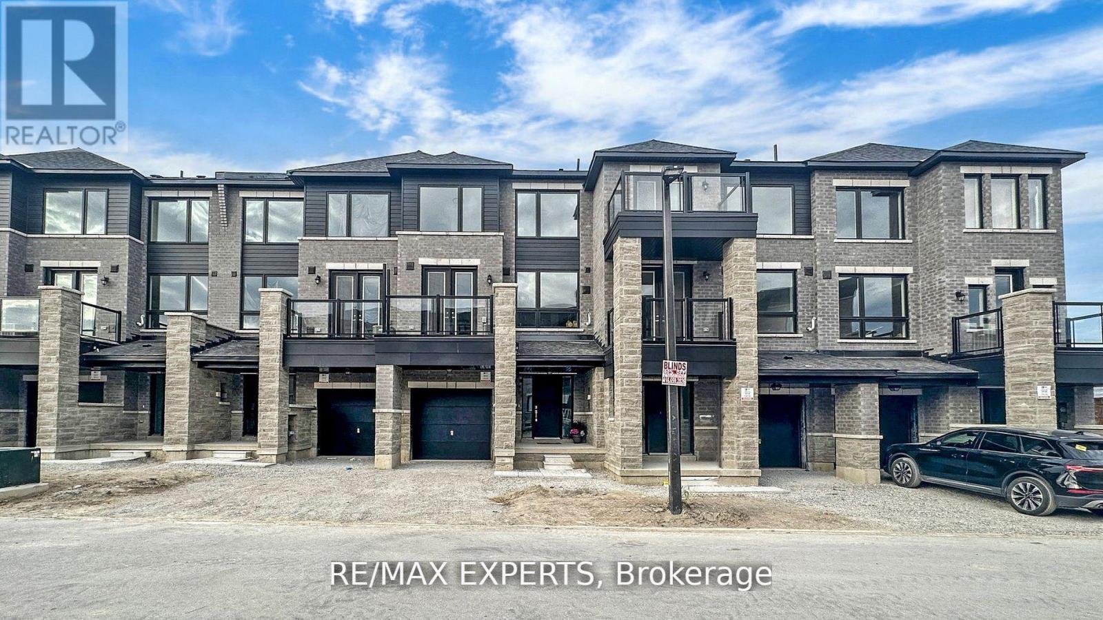22 SPRY LANE, Barrie, Ontario