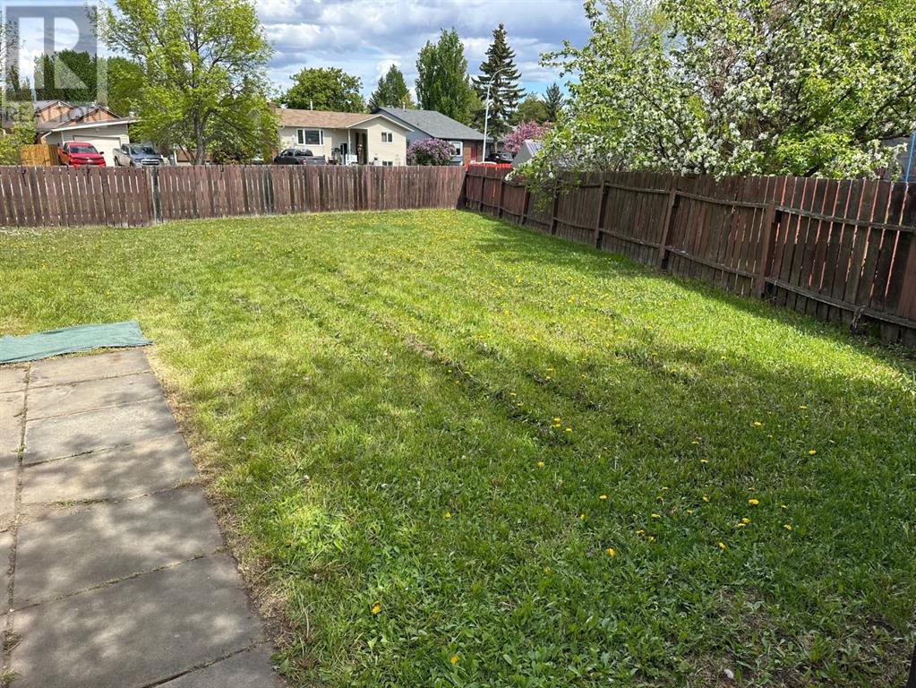 Property at 7113 99A Street image 3
