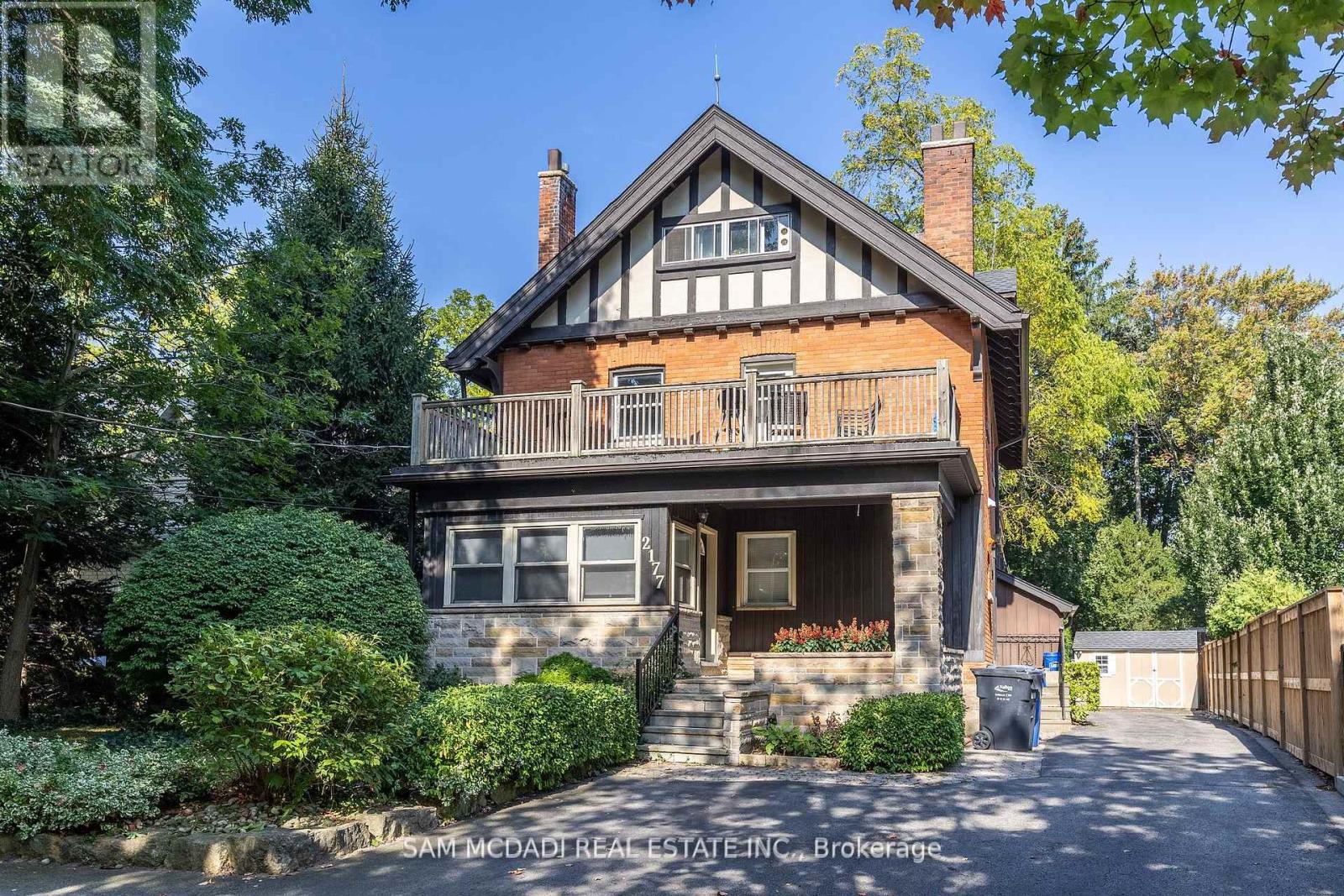 2177 Lakeshore Road, Burlington, Ontario  L7R 1A5 - Photo 1 - W12308574