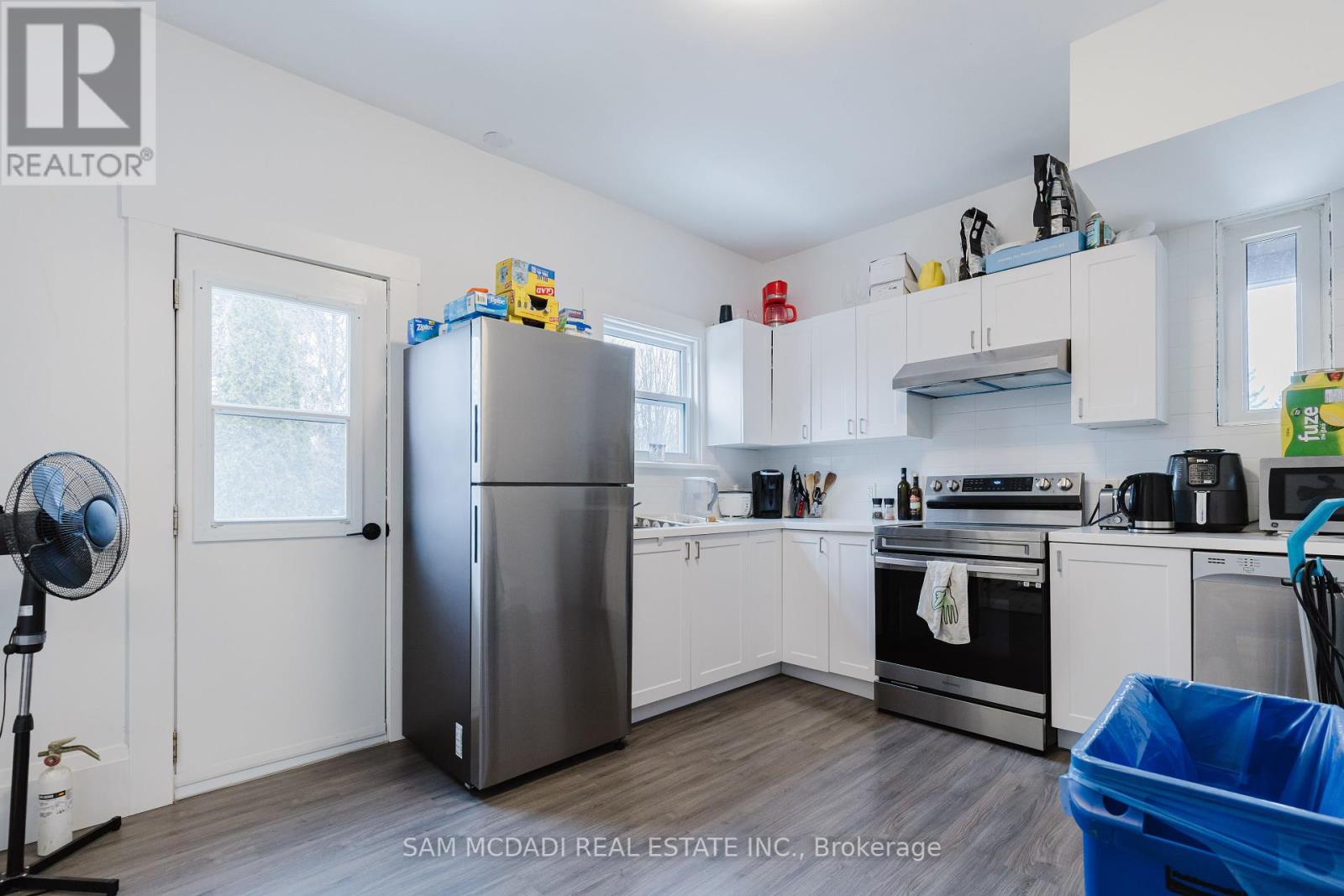 2177 Lakeshore Road, Burlington, Ontario  L7R 1A5 - Photo 22 - W12308574