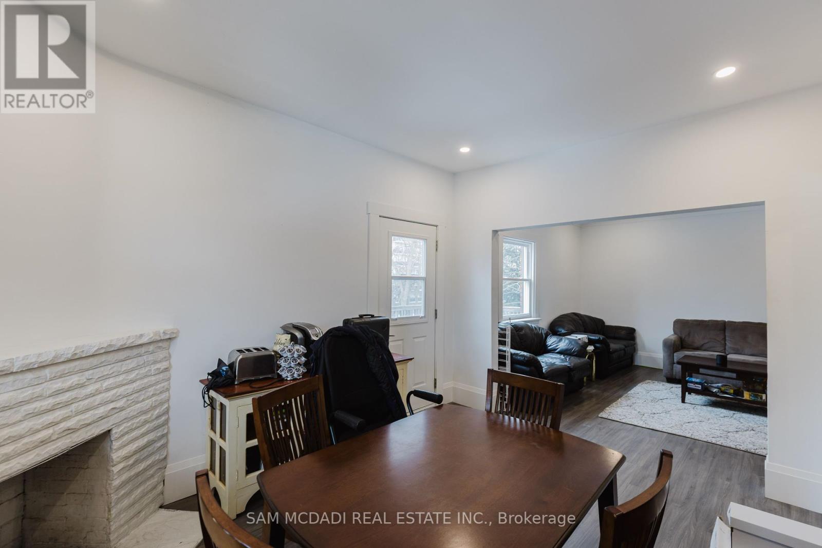 2177 Lakeshore Road, Burlington, Ontario  L7R 1A5 - Photo 24 - W12308574