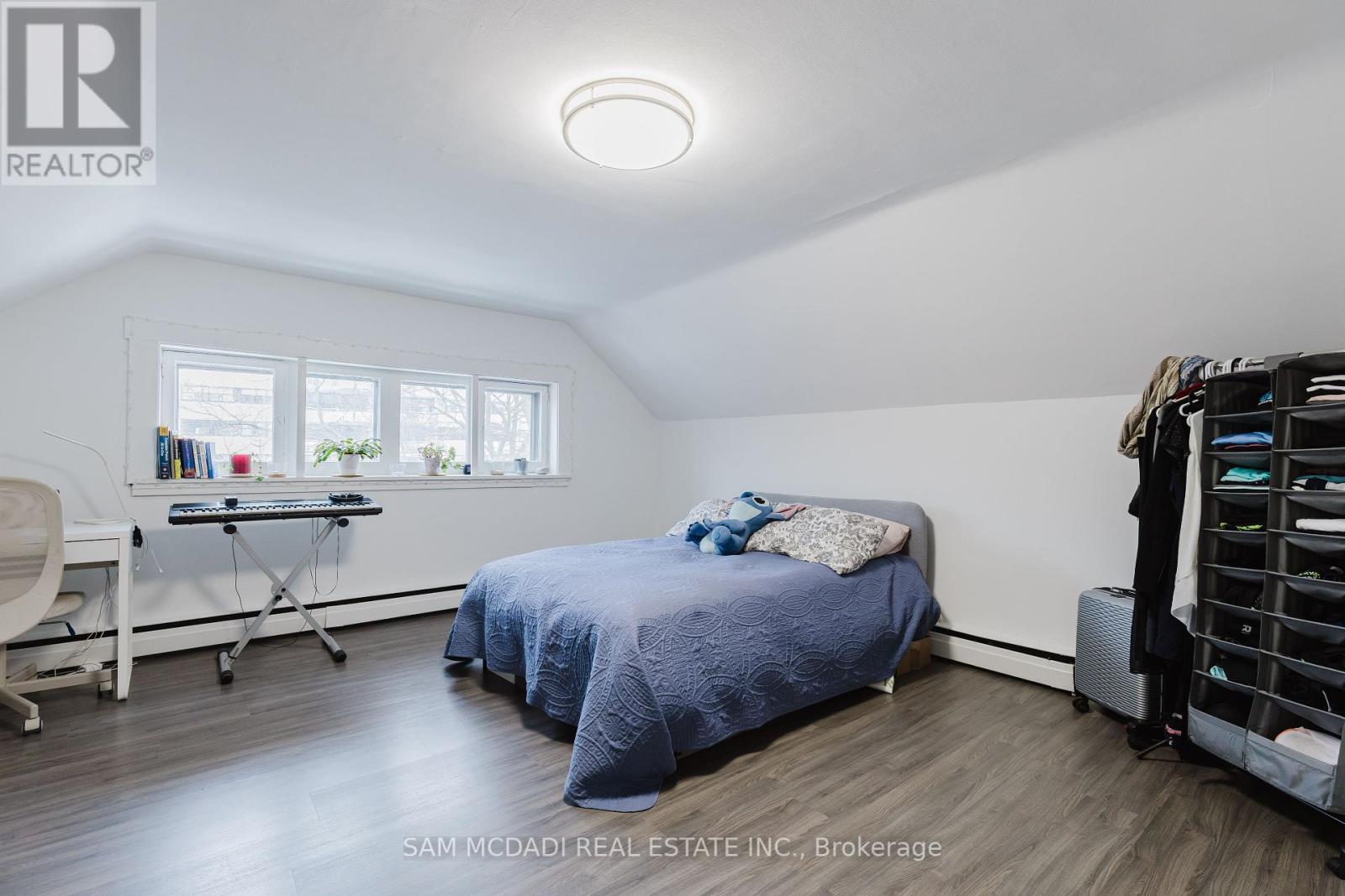 2177 Lakeshore Road, Burlington, Ontario  L7R 1A5 - Photo 25 - W12308574
