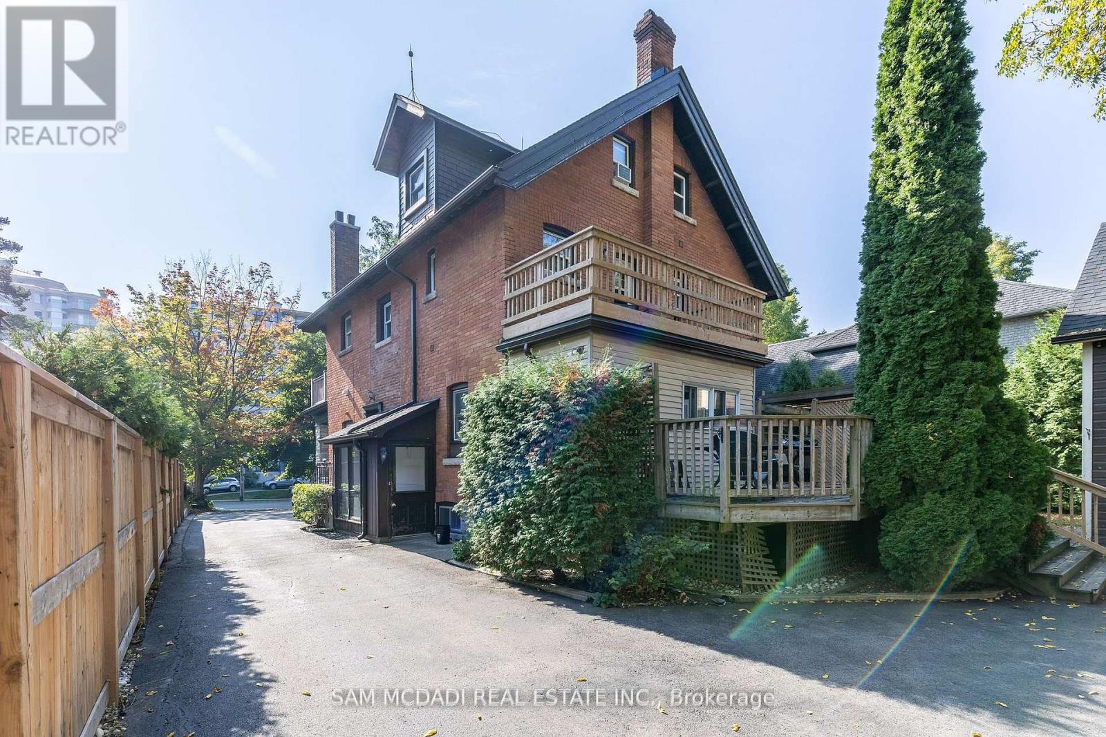 2177 Lakeshore Road, Burlington, Ontario  L7R 1A5 - Photo 33 - W12308574