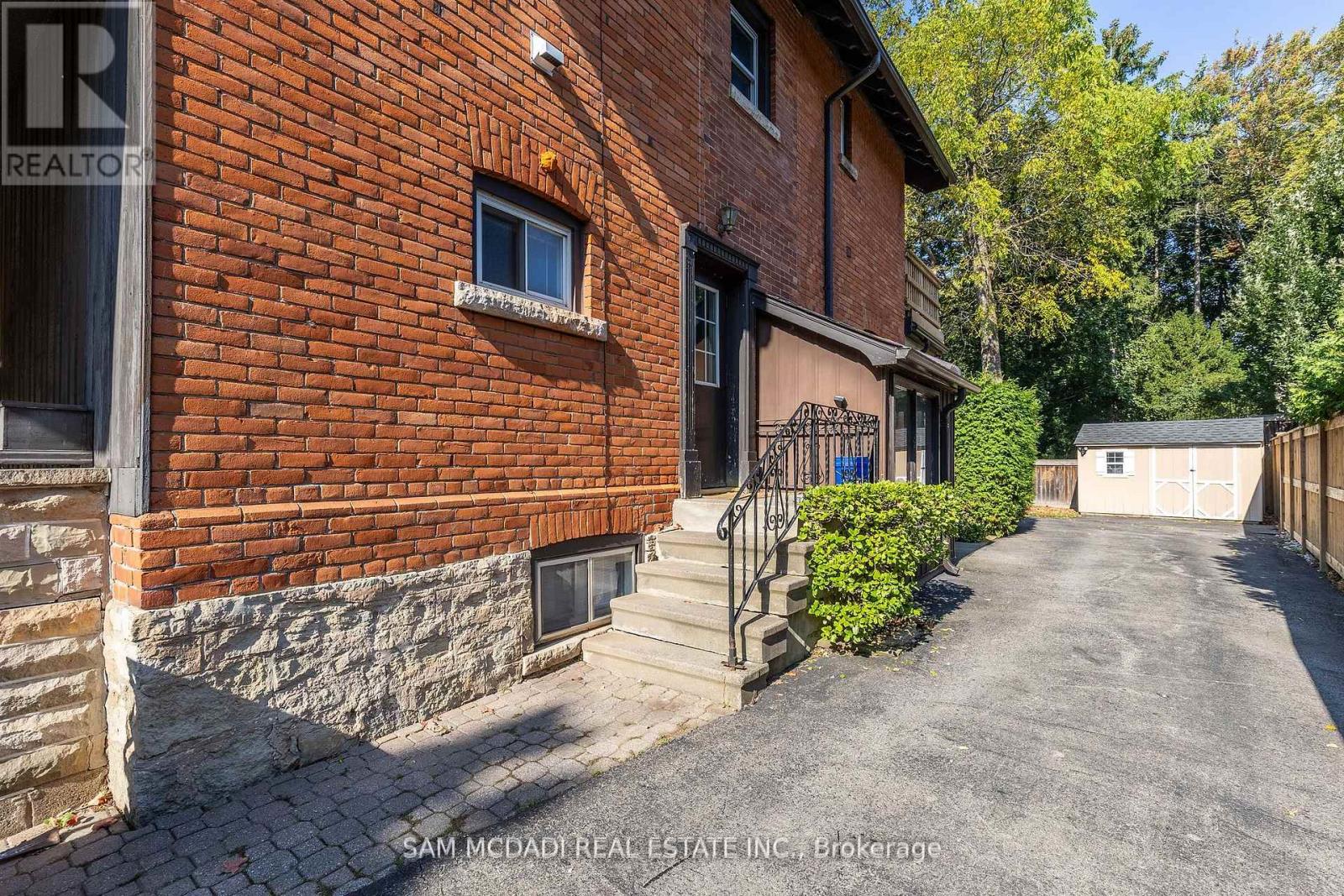 2177 Lakeshore Road, Burlington, Ontario  L7R 1A5 - Photo 35 - W12308574