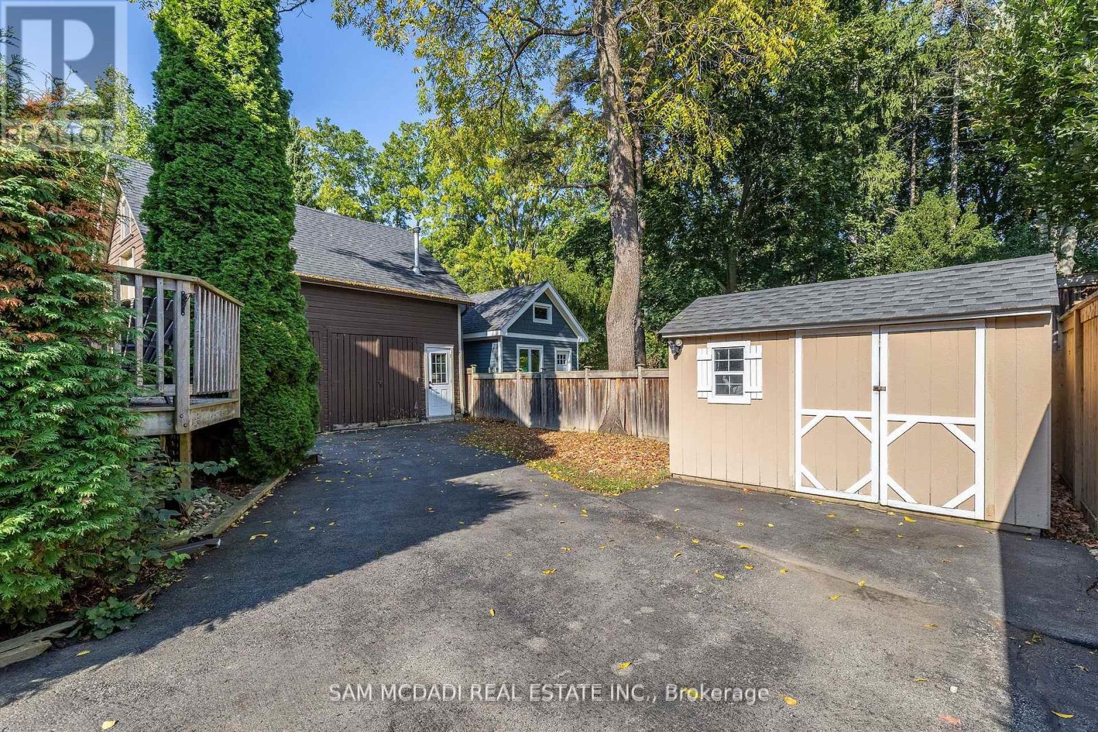 2177 Lakeshore Road, Burlington, Ontario  L7R 1A5 - Photo 36 - W12308574