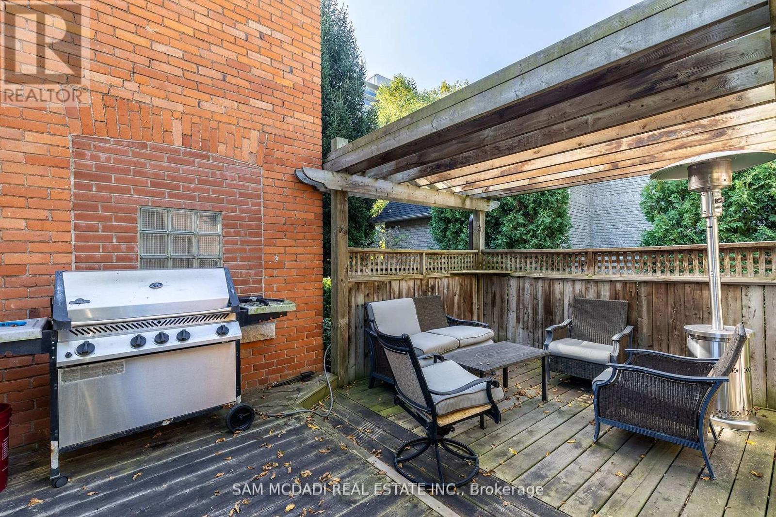 2177 Lakeshore Road, Burlington, Ontario  L7R 1A5 - Photo 37 - W12308574