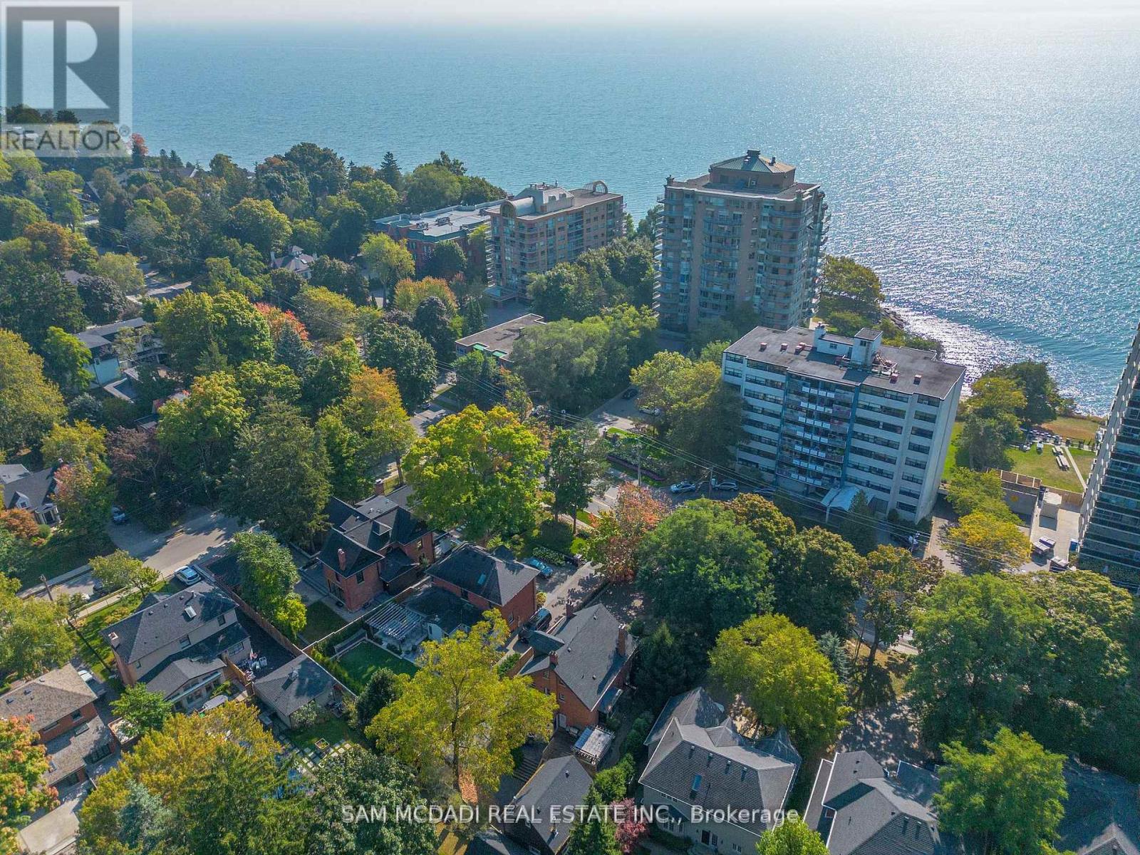 2177 Lakeshore Road, Burlington, Ontario  L7R 1A5 - Photo 38 - W12308574