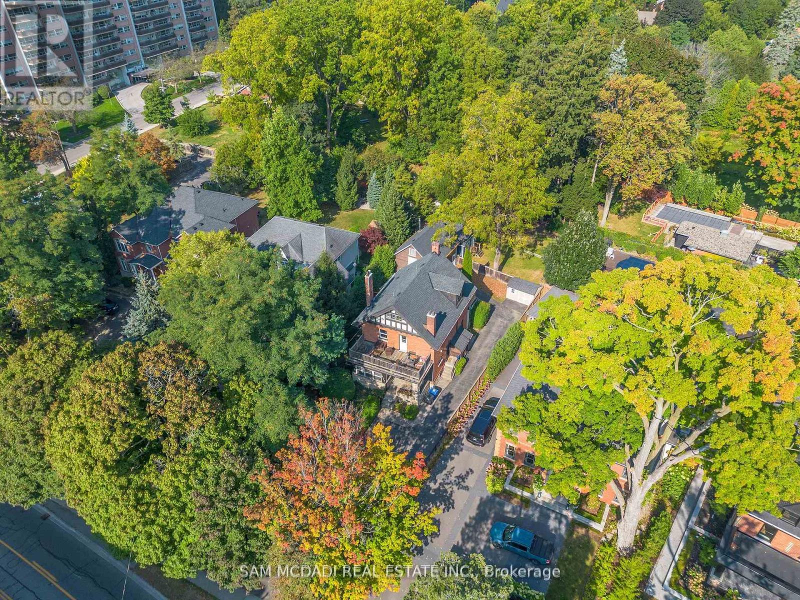 2177 Lakeshore Road, Burlington, Ontario  L7R 1A5 - Photo 40 - W12308574