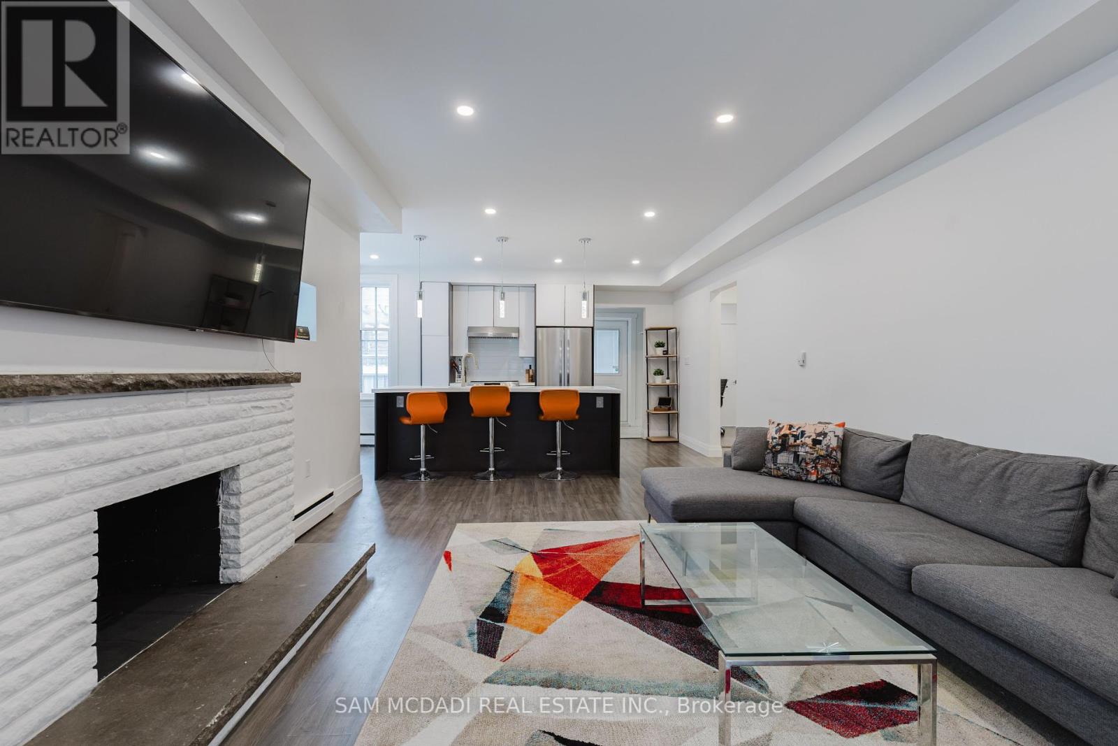2177 Lakeshore Road, Burlington, Ontario  L7R 1A5 - Photo 8 - W12308574