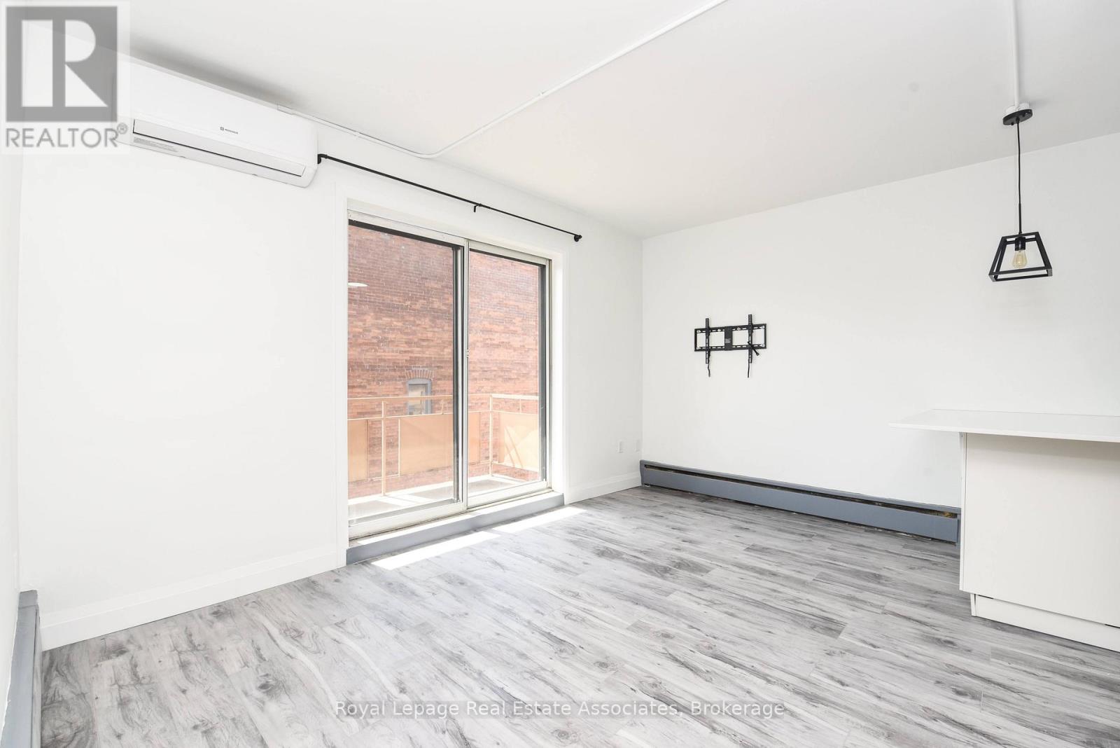 6 - 122 Victoria Avenue N, Hamilton, Ontario  L8L 5E5 - Photo 10 - X12308619
