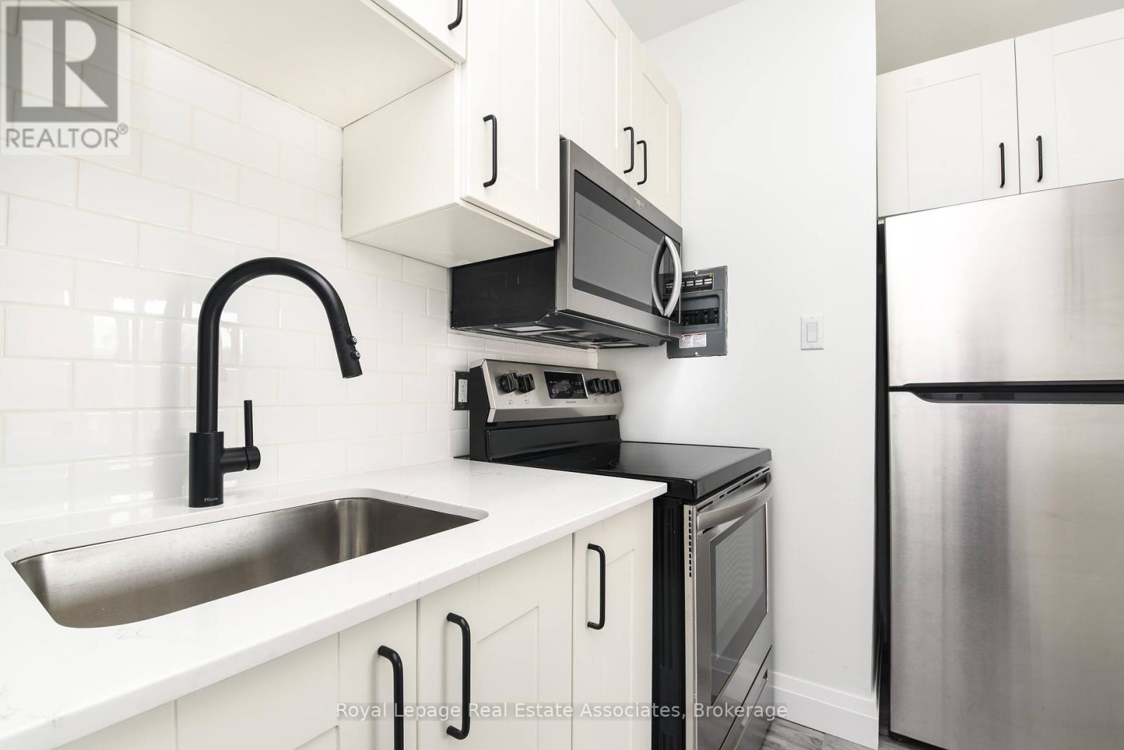 6 - 122 Victoria Avenue N, Hamilton, Ontario  L8L 5E5 - Photo 8 - X12308619
