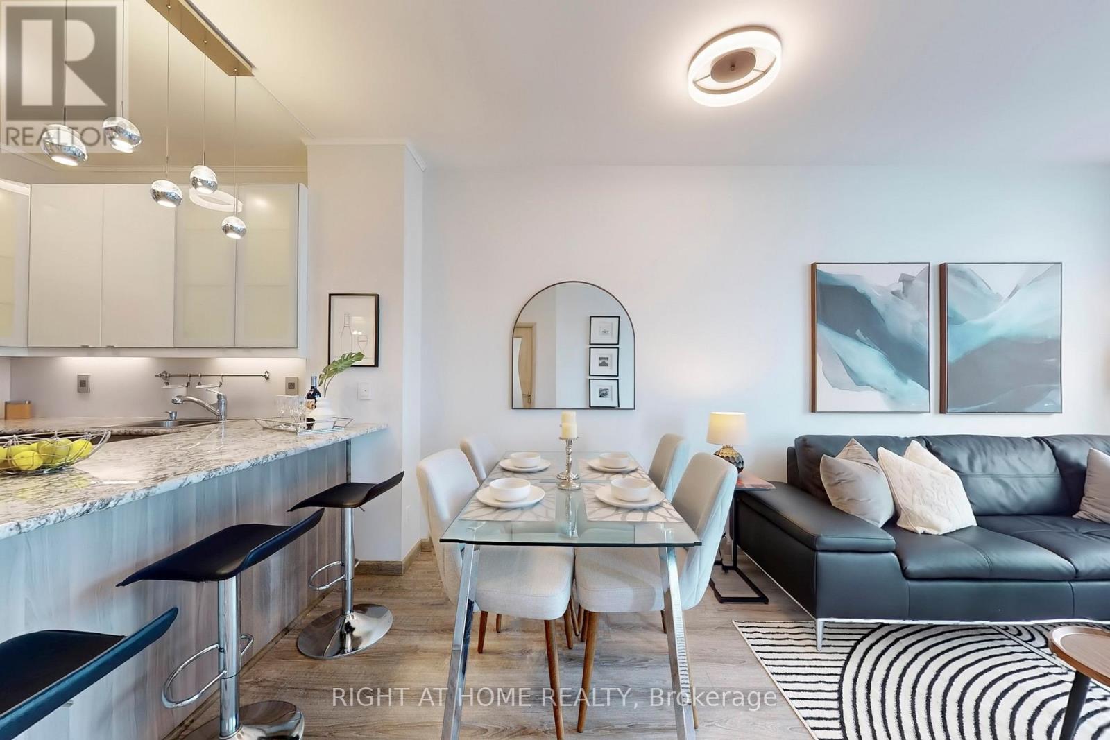 2205 - 219 Fort York Boulevard, Toronto, Ontario  M5V 1B1 - Photo 11 - C12308702