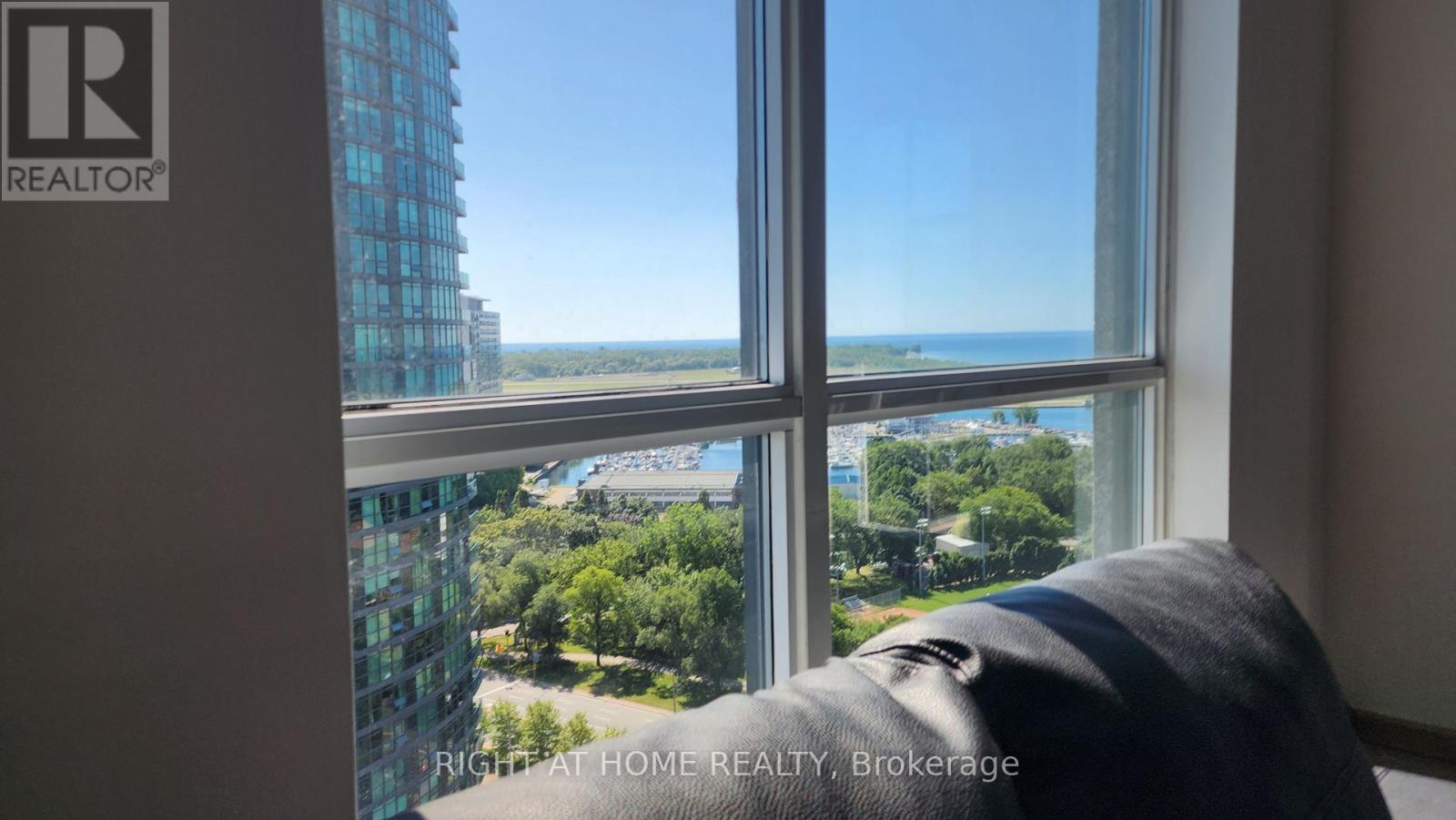2205 - 219 Fort York Boulevard, Toronto, Ontario  M5V 1B1 - Photo 15 - C12308702