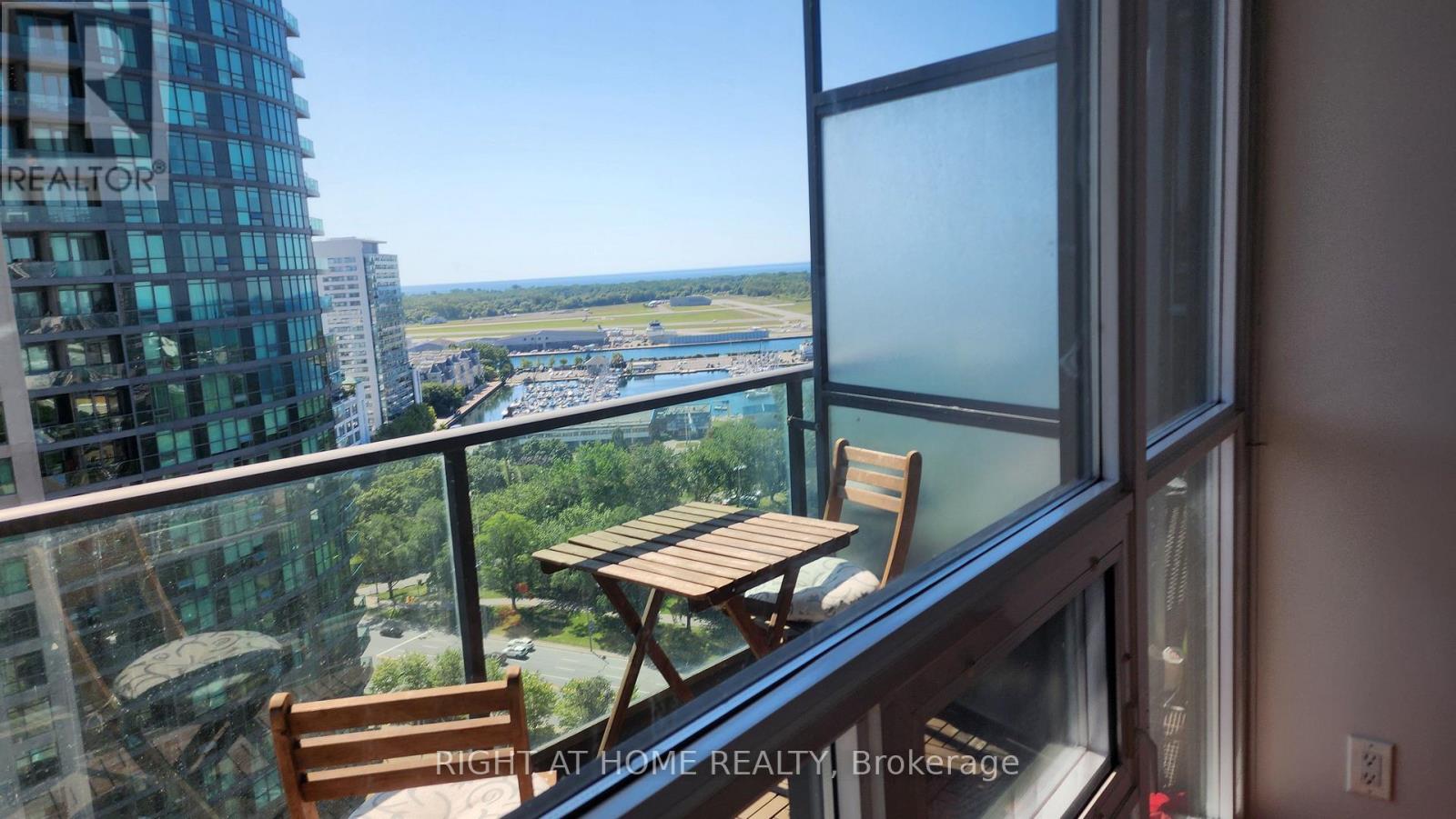 2205 - 219 Fort York Boulevard, Toronto, Ontario  M5V 1B1 - Photo 17 - C12308702