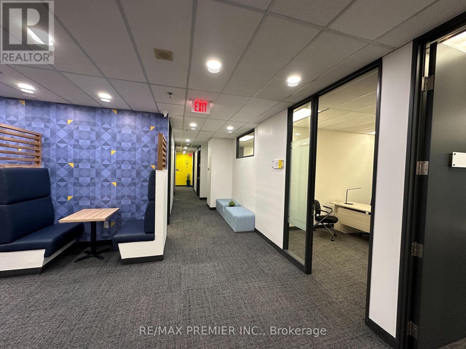 200-11 - 350 Burnhamthorpe Road W, Mississauga, Ontario  L5B 3J1 - Photo 6 - W12308674