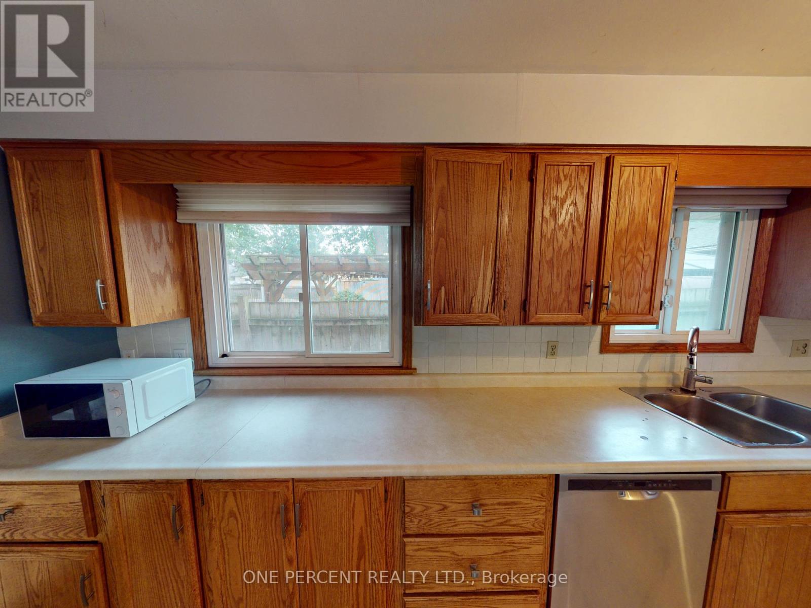 7428 Petrullo Court, Niagara Falls, Ontario  L2H 2K4 - Photo 9 - X12308683