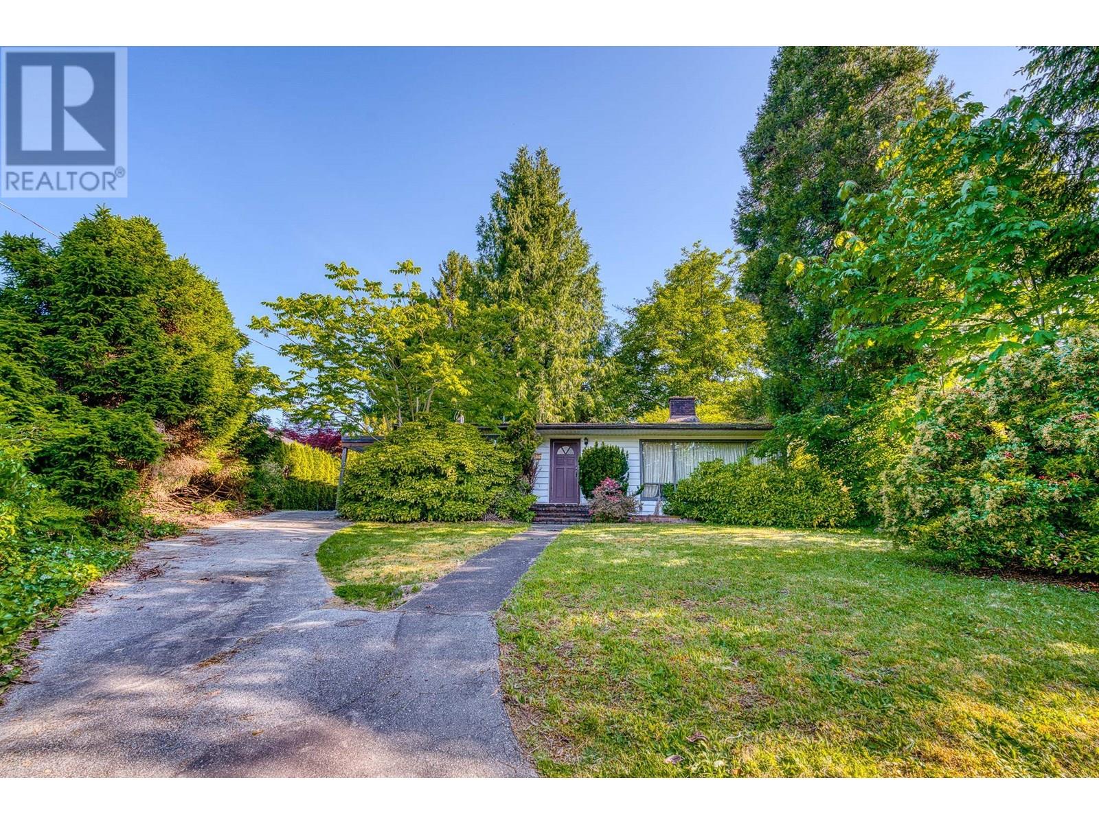 1124 Luxton Square, Coquitlam, British Columbia  V3J 5E1 - Photo 6 - R3030956