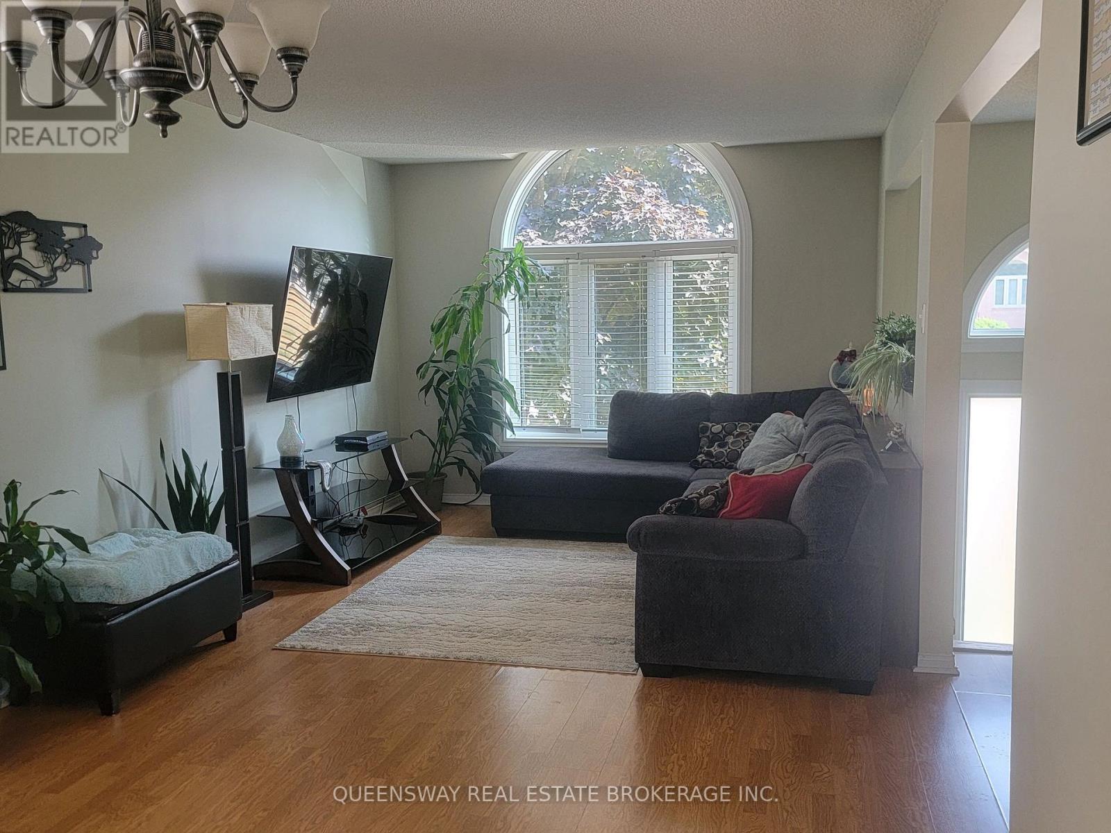 50 Acorn Crescent, Wasaga Beach, Ontario  L9Z 1L6 - Photo 3 - S12308654