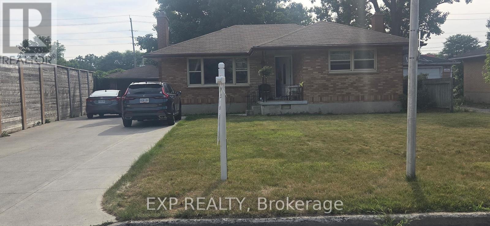 21 Irving Place, London East, Ontario  N5V 2H6 - Photo 2 - X12308735