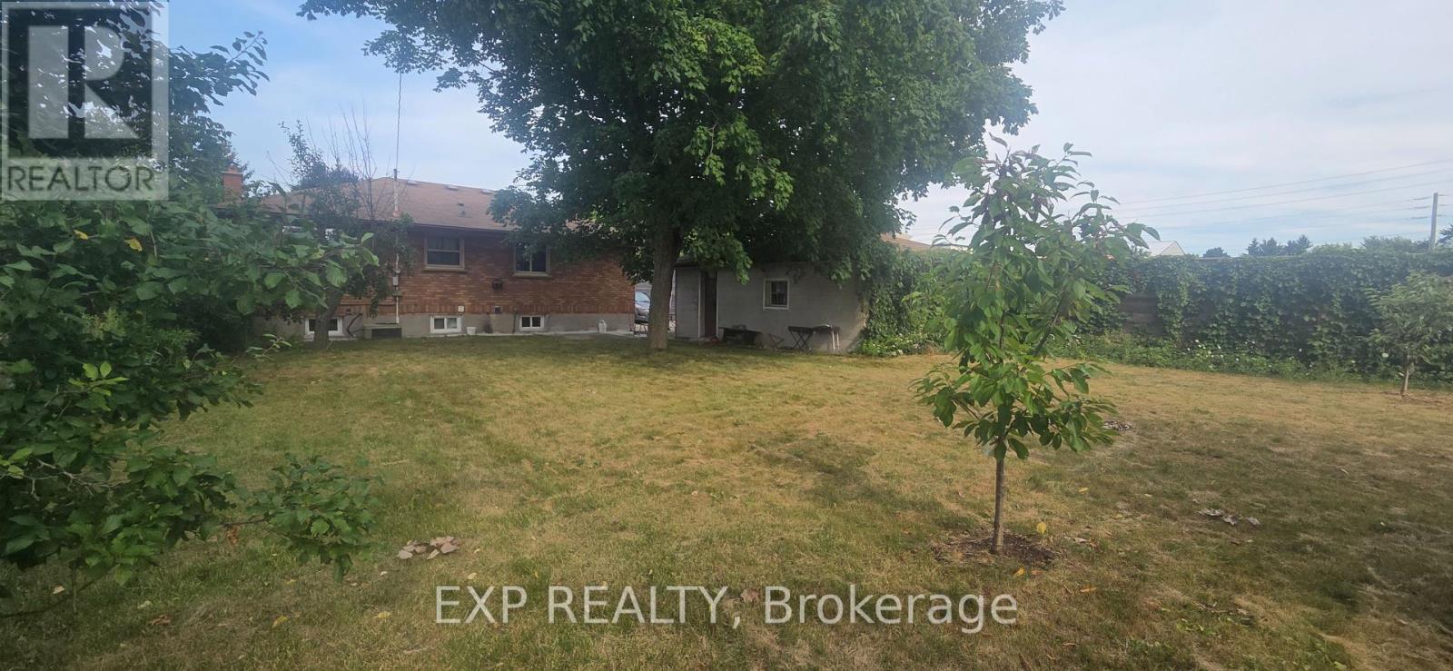 21 Irving Place, London East, Ontario  N5V 2H6 - Photo 4 - X12308735