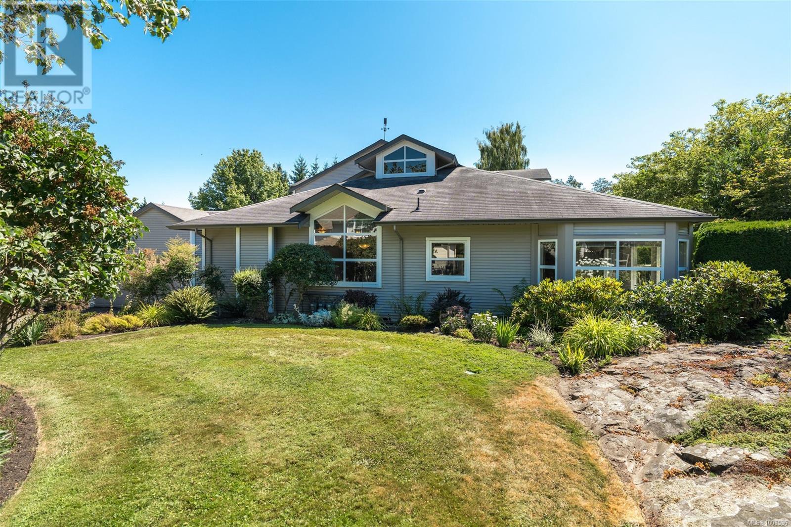 Property at 23 3633 Cedar Hill Rd image 2