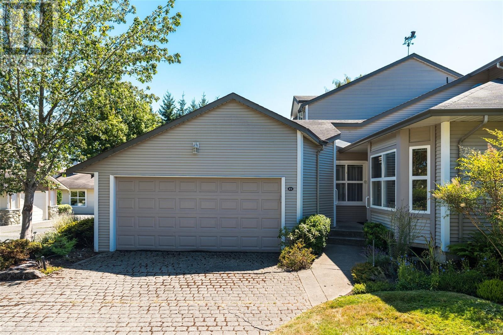 Property at 23 3633 Cedar Hill Rd image 3