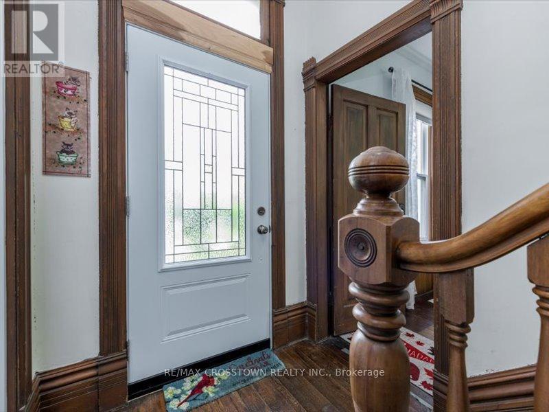 49 Park Street, Barrie (Queen's Park), Ontario  L4N 1H7 - Photo 12 - S12254032