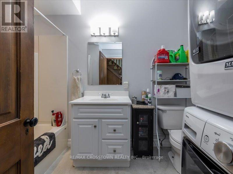 49 Park Street, Barrie (Queen's Park), Ontario  L4N 1H7 - Photo 22 - S12254032