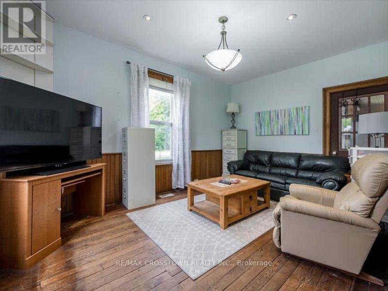 49 Park Street, Barrie (Queen's Park), Ontario  L4N 1H7 - Photo 23 - S12254032