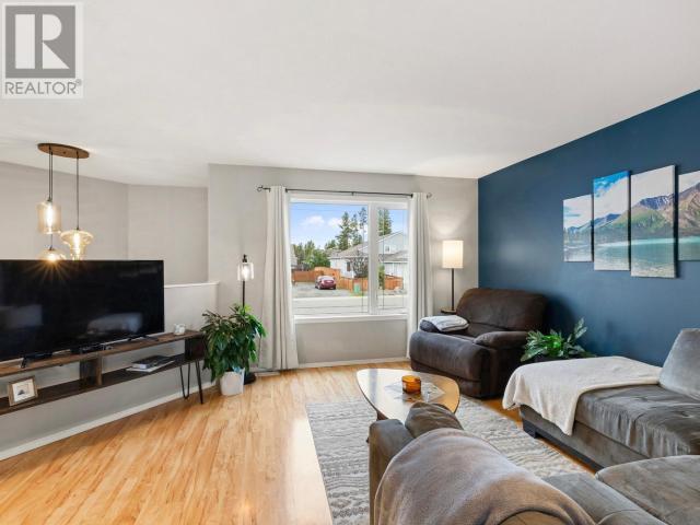 Property at 38 VALERIE CRESCENT image 3