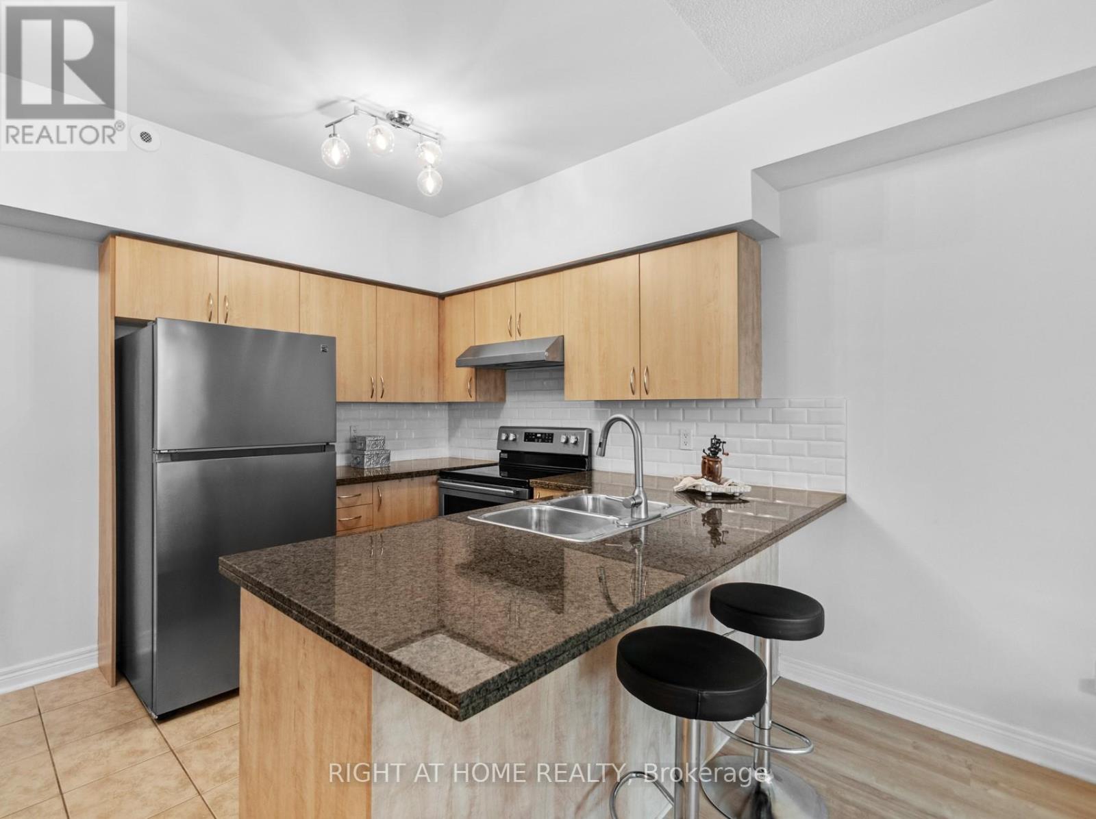 Property at 113 - 1837 EGLINTON AVENUE E image 3