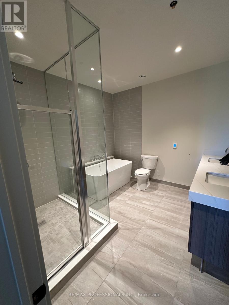 410 - 123 Maurice Drive, Oakville, Ontario  L6K 2W6 - Photo 14 - W12308756