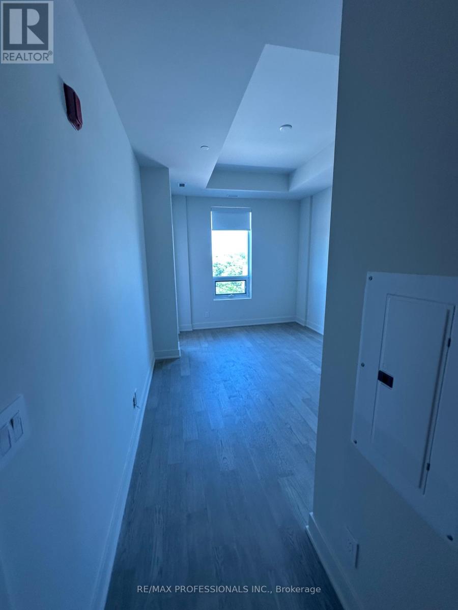 410 - 123 Maurice Drive, Oakville, Ontario  L6K 2W6 - Photo 16 - W12308756