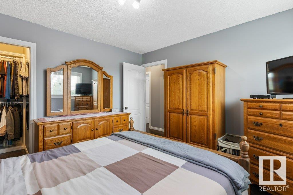 Property at 7312 152C AV NW image 4
