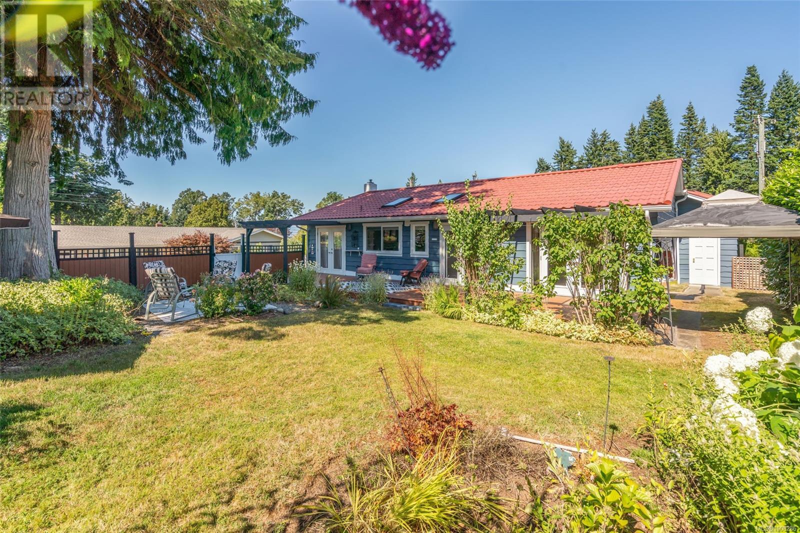 560 Eaglecrest Dr, Qualicum Beach, British Columbia  V9K 1E3 - Photo 4 - 1008286