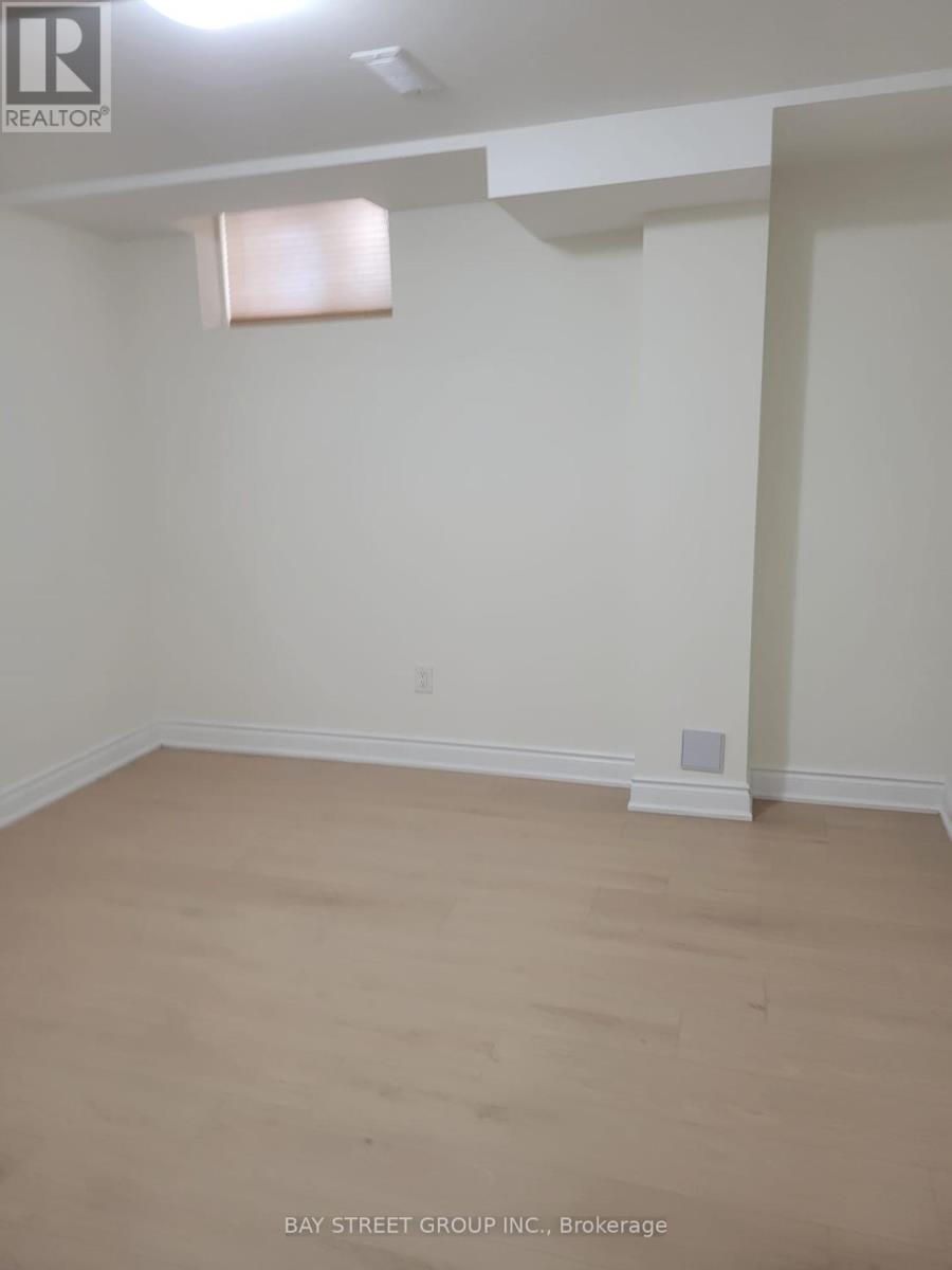 30 Wilson Drive, Bradford West Gwillimbury, Ontario  L3Z 0Y2 - Photo 3 - N12308779