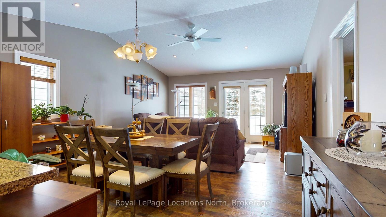 54 New York Avenue, Wasaga Beach, Ontario  L9Z 3A8 - Photo 25 - S12308817