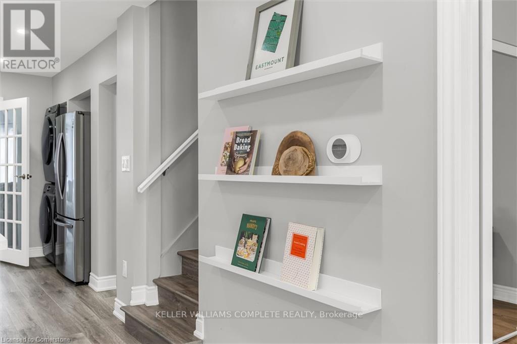 52 East 24th Street, Hamilton (Eastmount), Ontario  L8V 2X7 - Photo 12 - X12308795