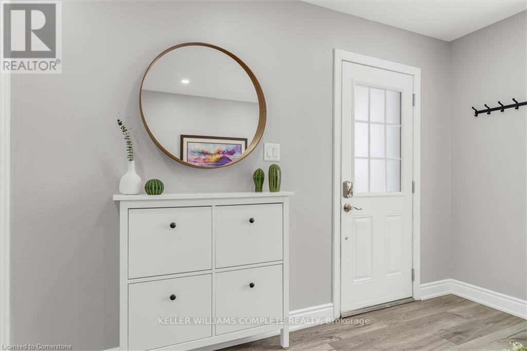 52 East 24th Street, Hamilton (Eastmount), Ontario  L8V 2X7 - Photo 8 - X12308795