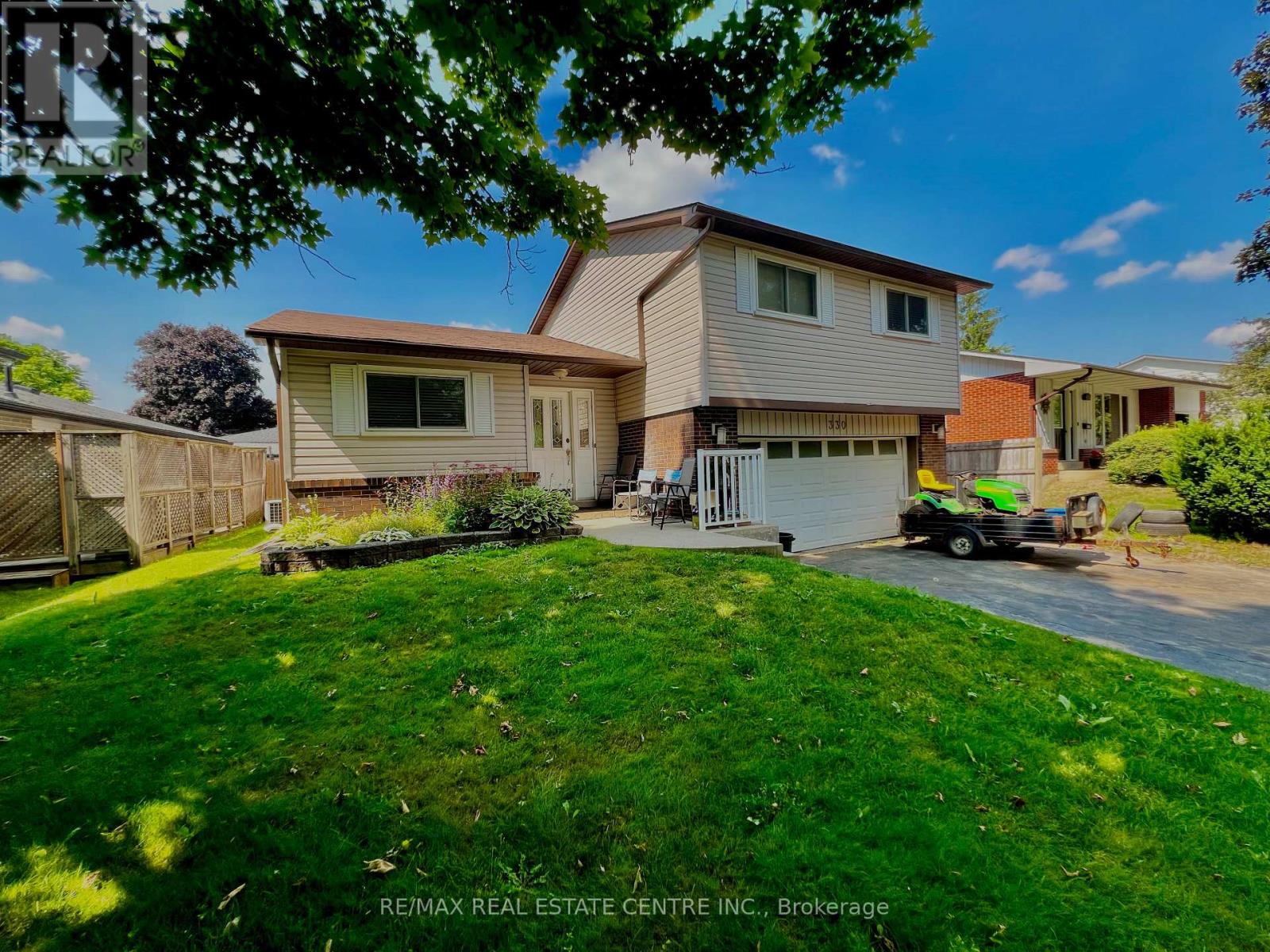Property at 330 SIMON STREET image 5