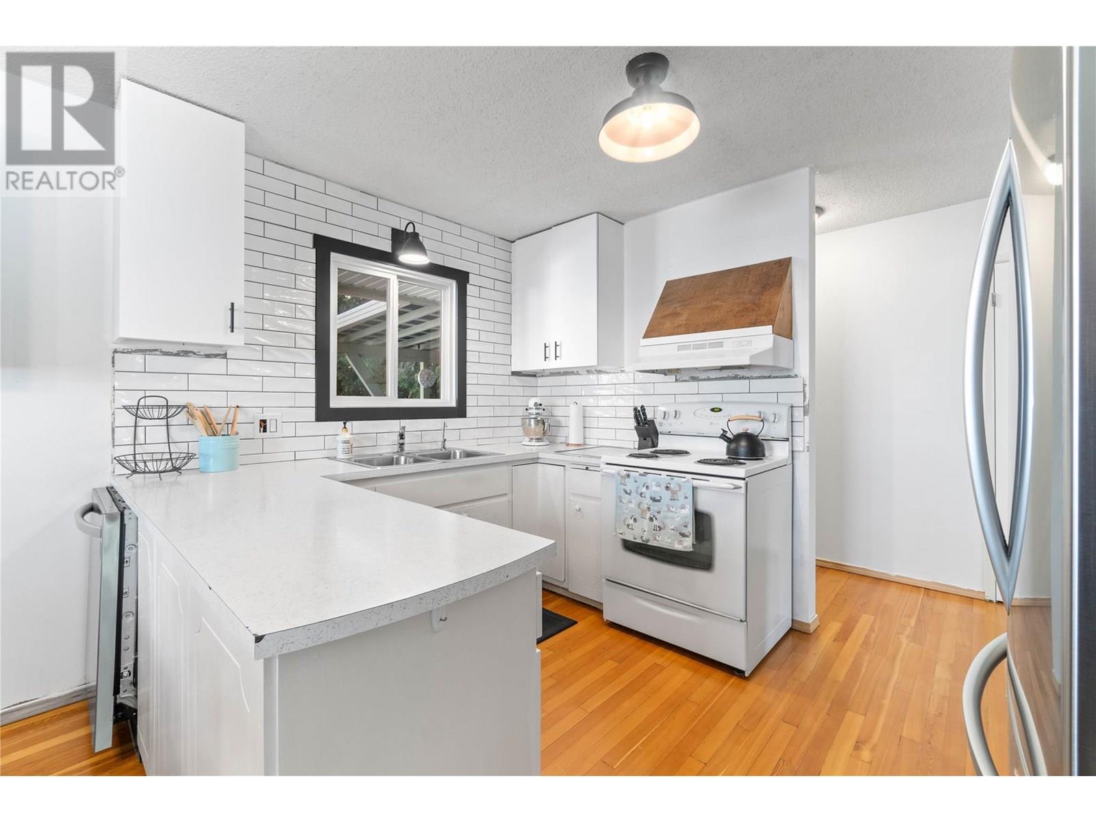 Property at 2829 Caen Road image 5