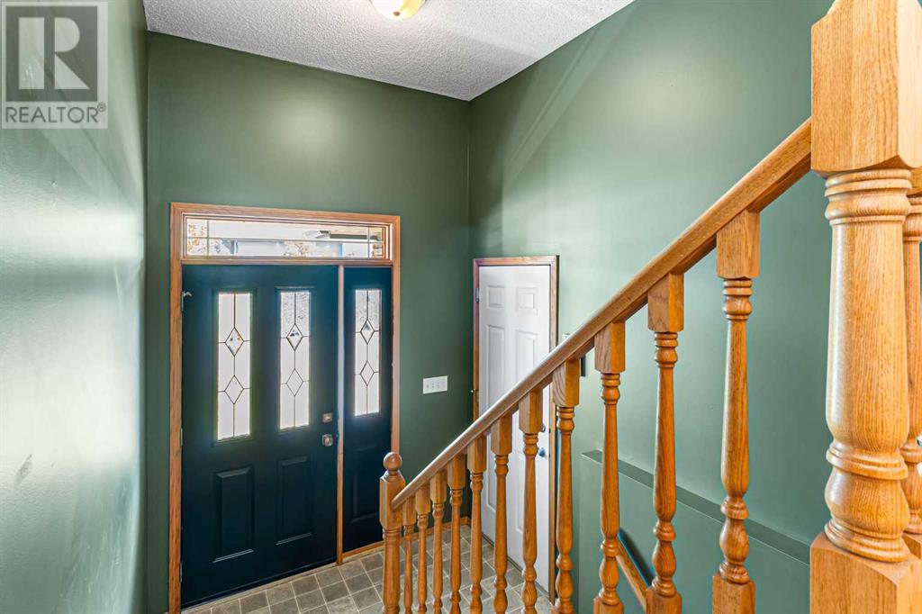 424 Sunset Link, Crossfield, Alberta  T0M 0S0 - Photo 3 - A2235217