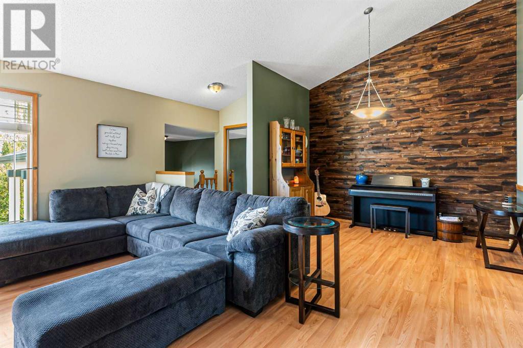 424 Sunset Link, Crossfield, Alberta  T0M 0S0 - Photo 7 - A2235217