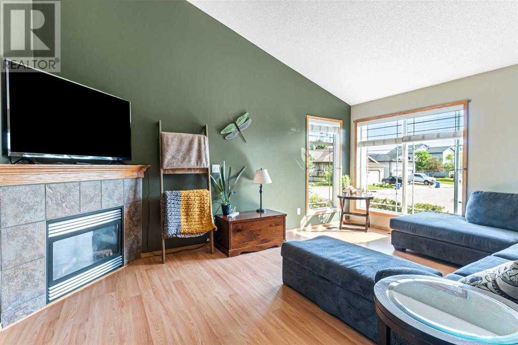 424 Sunset Link, Crossfield, Alberta  T0M 0S0 - Photo 5 - A2235217