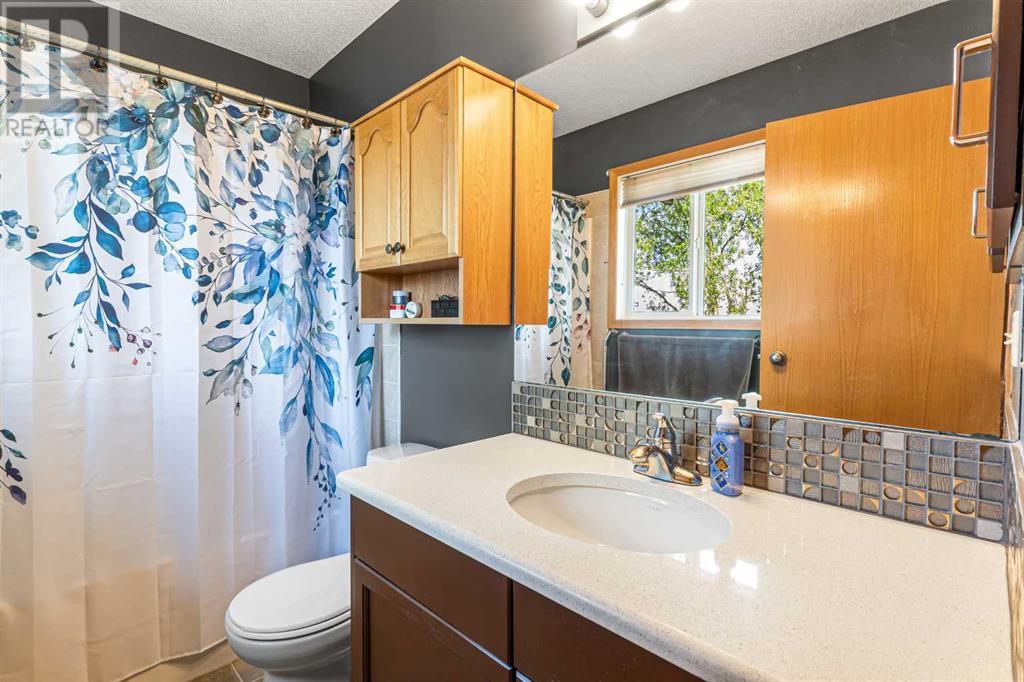 424 Sunset Link, Crossfield, Alberta  T0M 0S0 - Photo 19 - A2235217