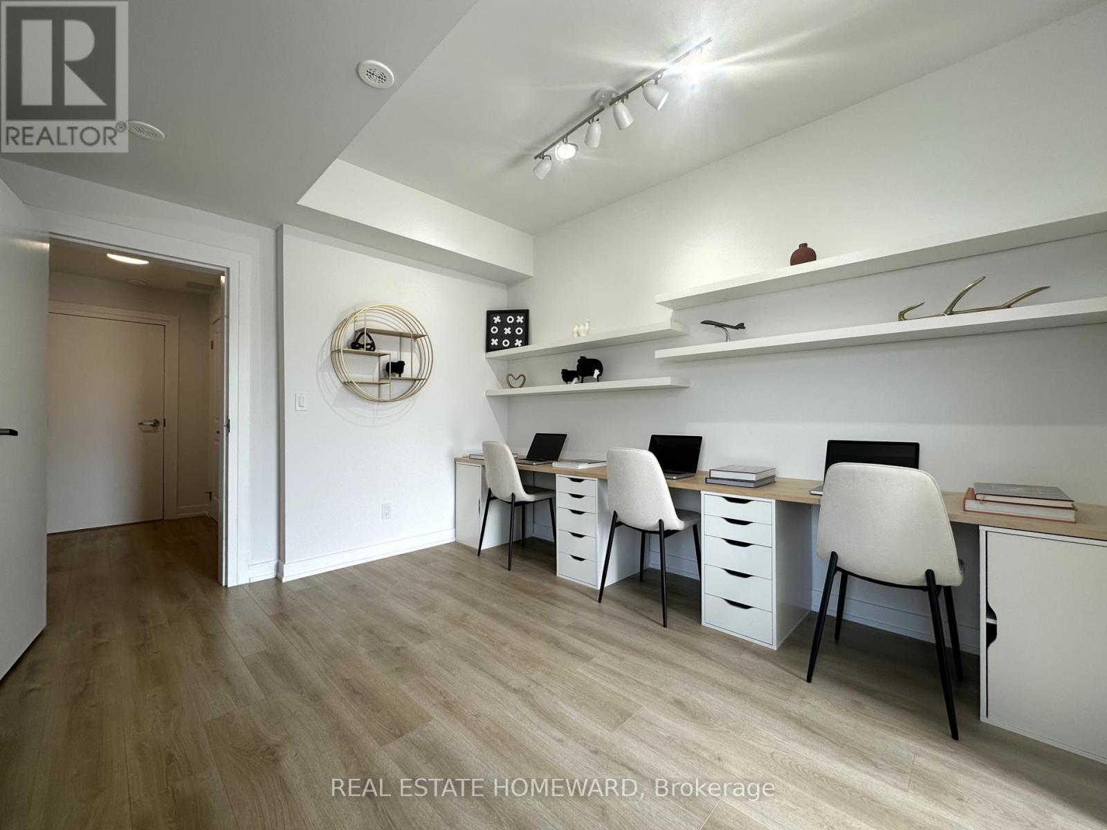 Property at 801 - 1655 PALMERS SAWMILL ROAD image 3